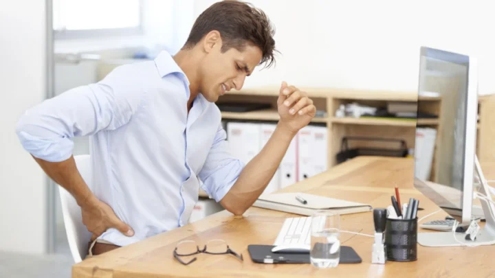 Ofis Ergonomisi: Bel–Boyun Ağrısına Karşı 10 Dakikalık Rutin