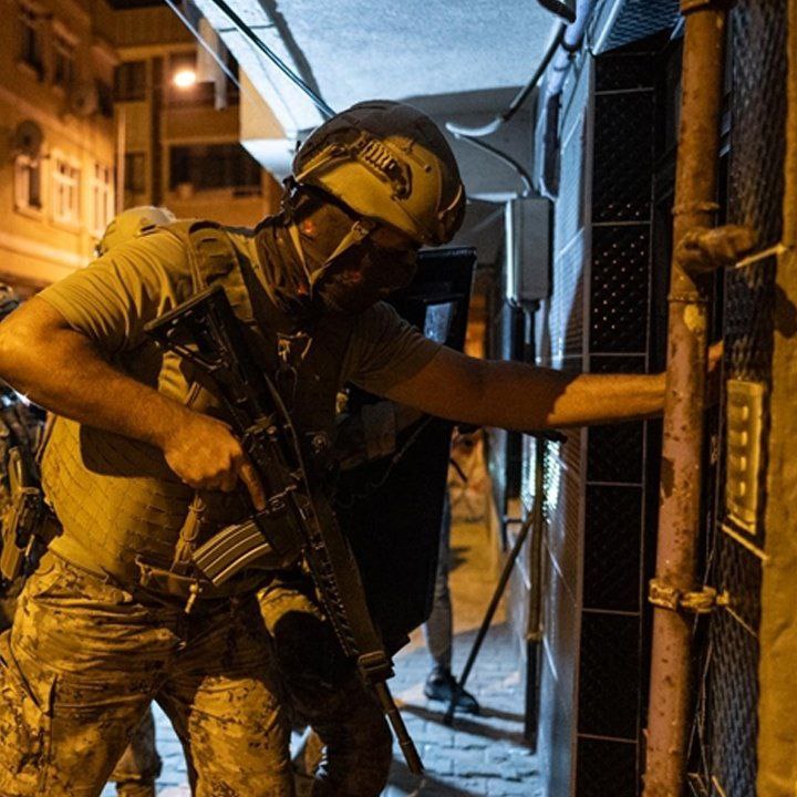 İstanbul’da DEAŞ Operasyonu: Saldırı Hazırlığındaki 14 Şüpheli Yakalandı