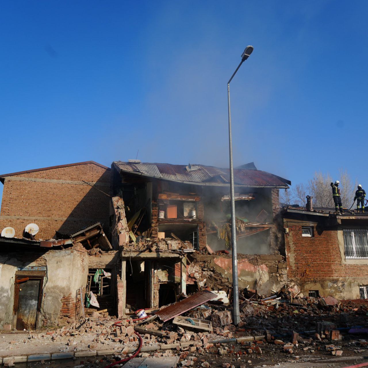 Erzurum’da Doğalgaz Patlaması: 2 Bina Çöktü